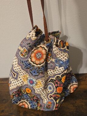 Floral Drawstring Crossbody Bag in Multicolor